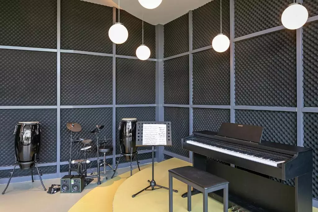 اتاق موسیقی هتل تایتانیک لارا آنتالیا